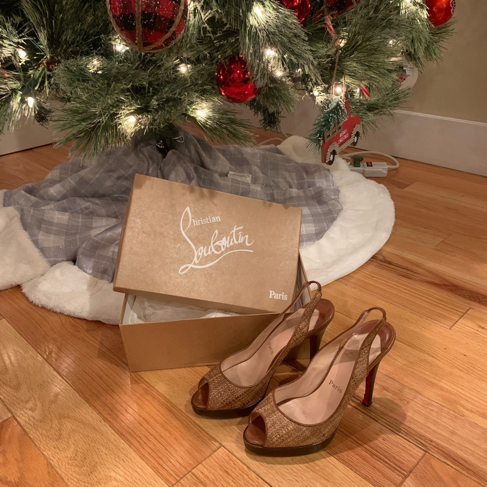 Cute Louboutin sling back heels!